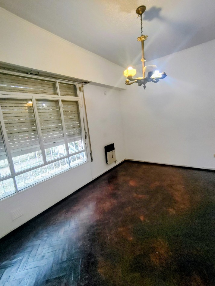ALVAREZ THOMAS al 900, CASA DE 2 DORMITORIOS CON GARAGE!