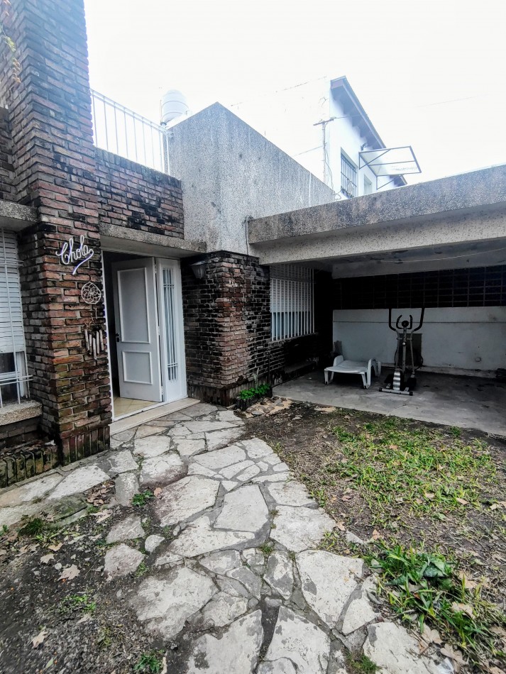 ALVAREZ THOMAS al 900, CASA DE 2 DORMITORIOS CON GARAGE!