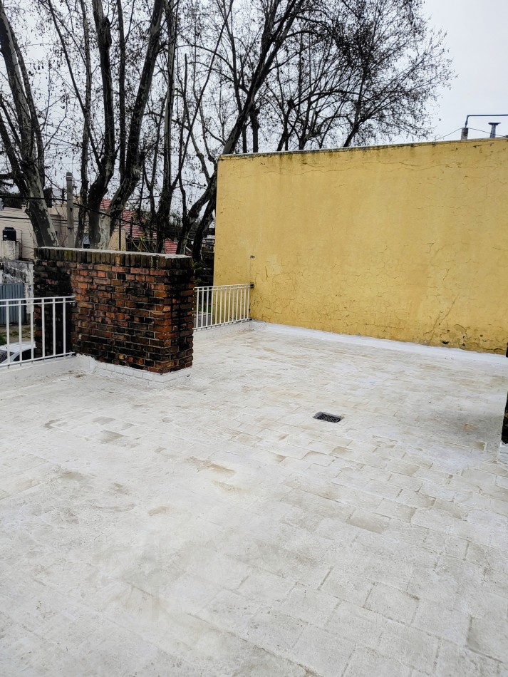 ALVAREZ THOMAS al 900, CASA DE 2 DORMITORIOS CON GARAGE!