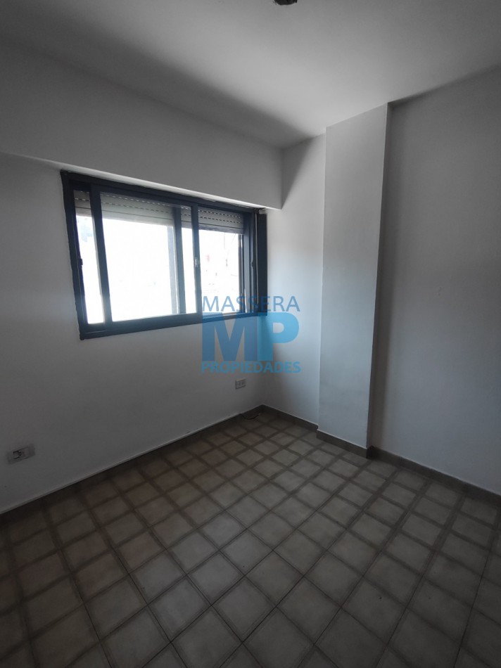 ITALIA 300. DEPARTAMENTO DE 1 DORMITORIO, CONTRAFRENTE LUMINOSO, BAJOS GASTOS!