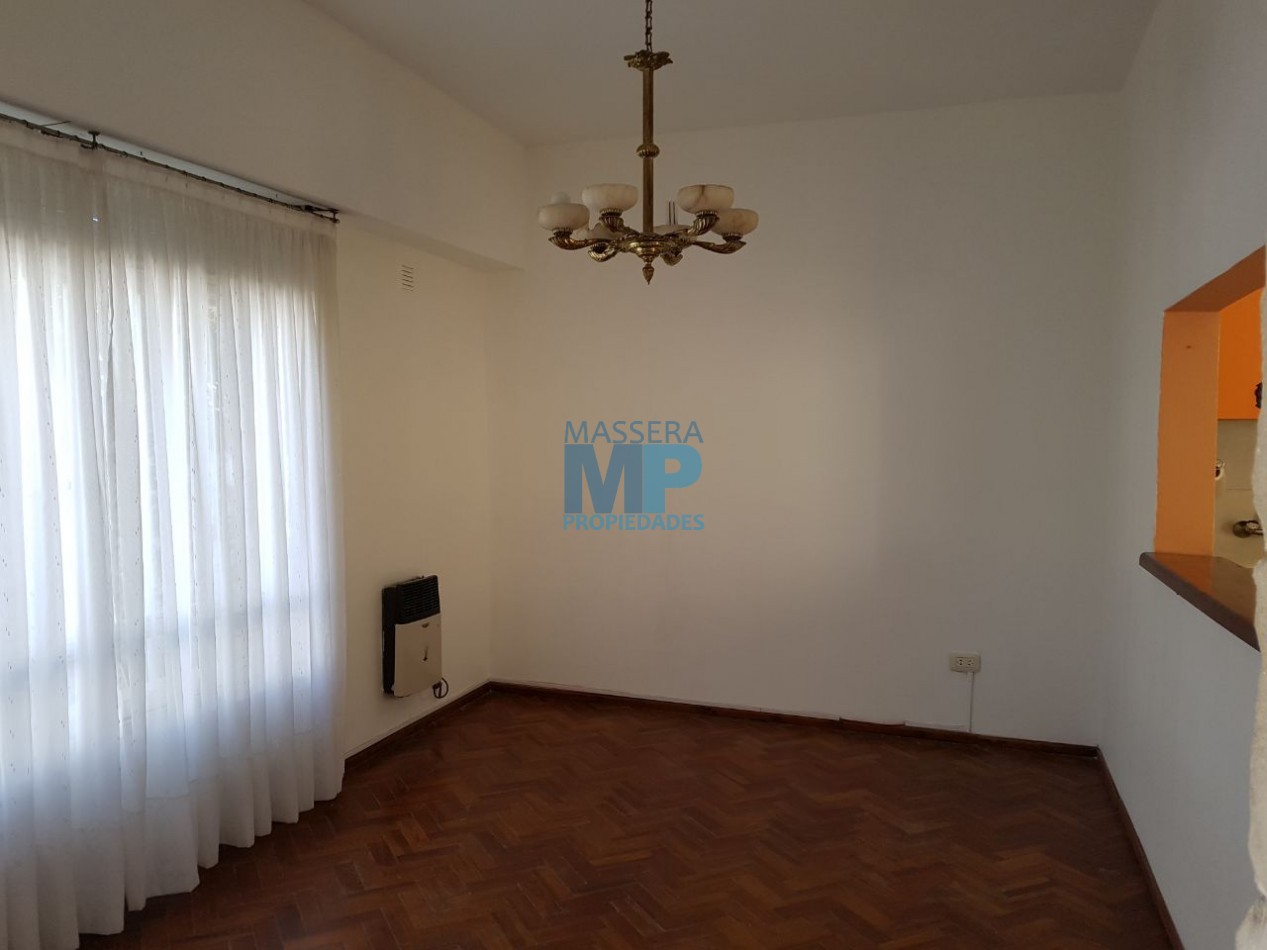 ALVAREZ THOMAS al 900, CASA DE 2 DORMITORIOS CON GARAGE!