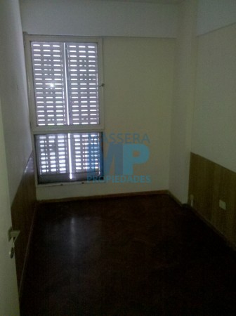 EXCELENTE DEPARTAMENTO DE 2 DORMITORIOS A LA CALLE CON DOBLE BALCON PISO ALTO