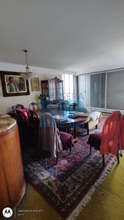 EXCELENTE DEPARTAMENTO DE 2 DORMITORIOS EXTERNO CON DOBLE BALCON Y COCHERA. PISO ALTO