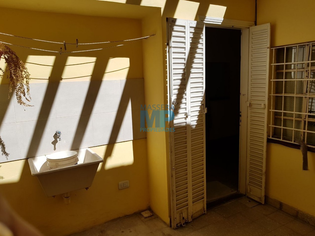 ALVAREZ THOMAS al 900, CASA DE 2 DORMITORIOS CON GARAGE!