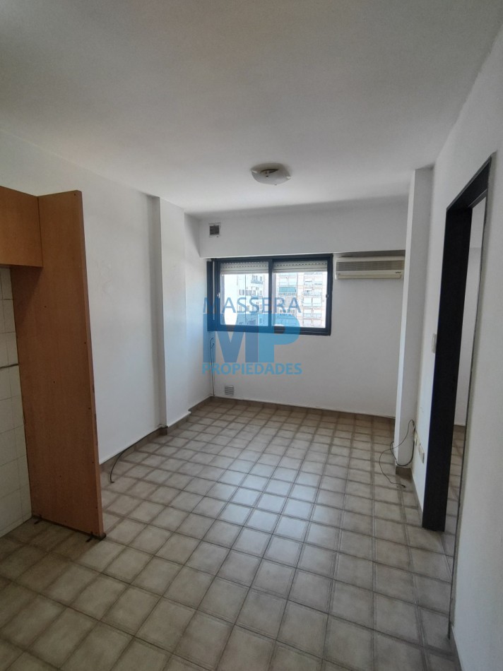 ITALIA 300. DEPARTAMENTO DE 1 DORMITORIO, CONTRAFRENTE LUMINOSO, BAJOS GASTOS!