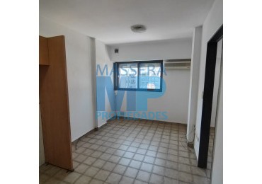 ITALIA 300. DEPARTAMENTO DE 1 DORMITORIO, CONTRAFRENTE LUMINOSO, BAJOS GASTOS!